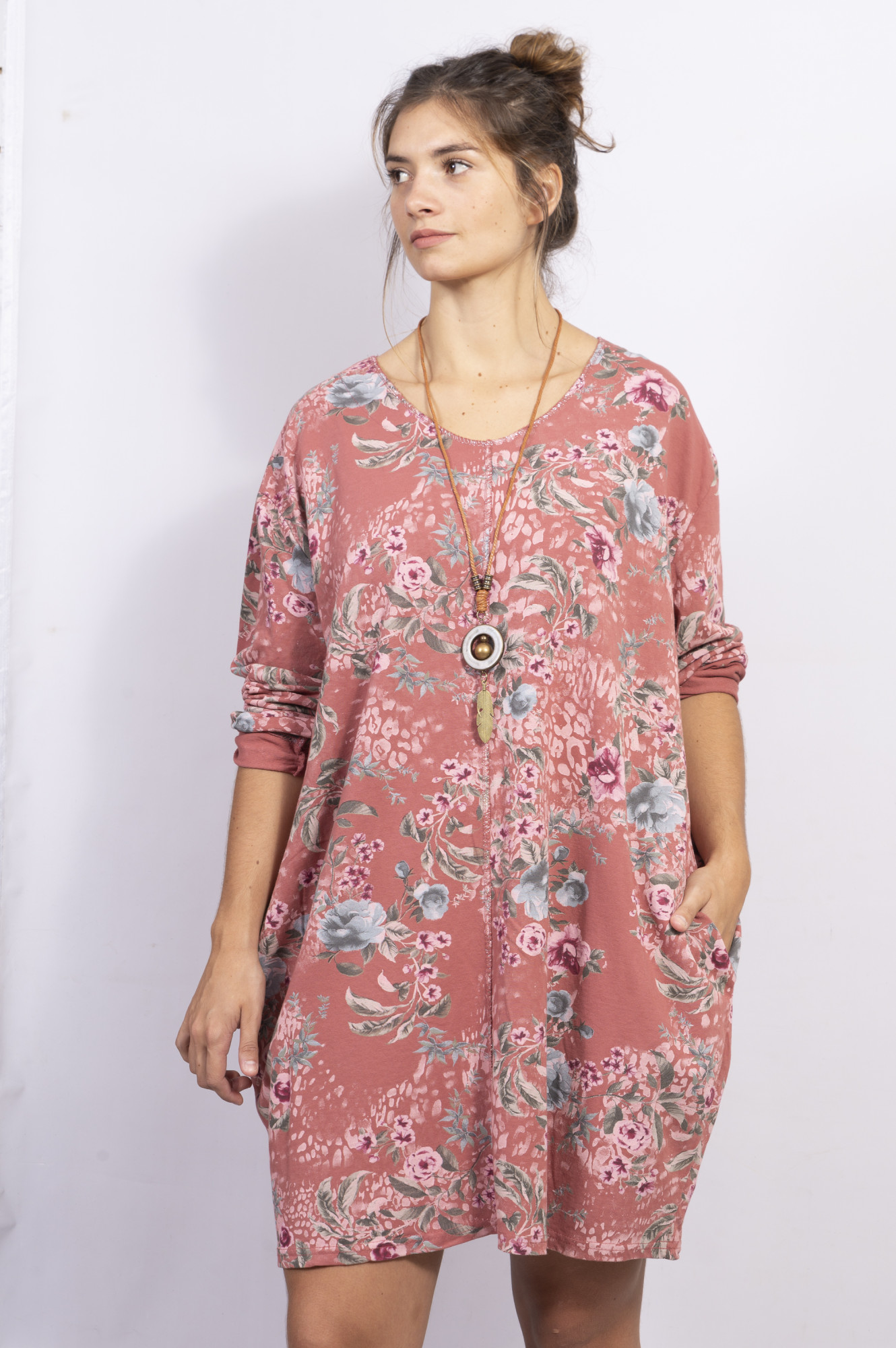 Vestido con collar